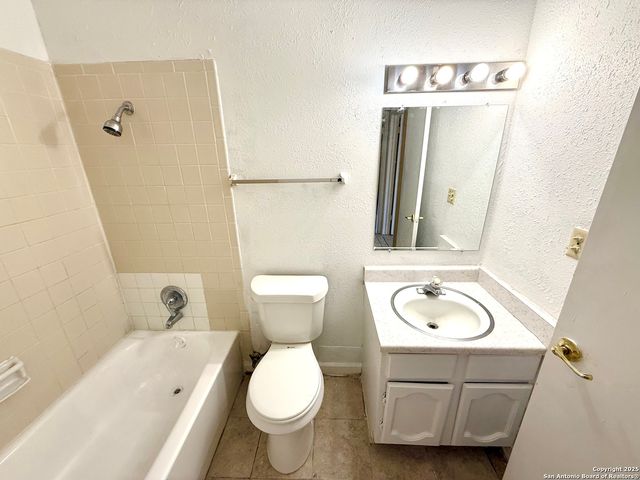 7042 Oldham, San Antonio, TX 78239