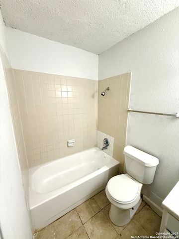 7042 Oldham, San Antonio, TX 78239