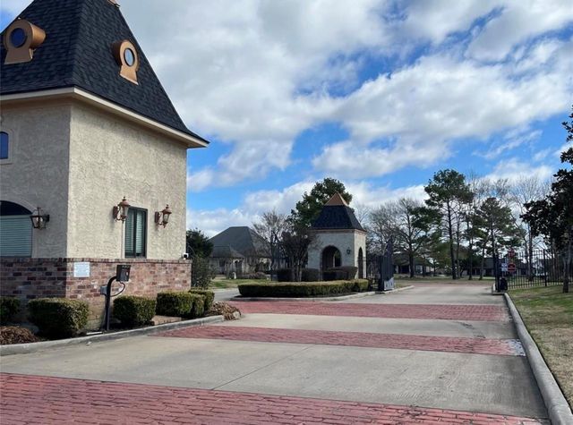 10888 Dauphine Street, Willis, TX 77318