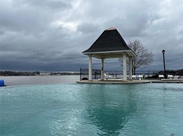 10888 Dauphine Street, Willis, TX 77318