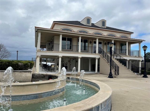 10888 Dauphine Street, Willis, TX 77318