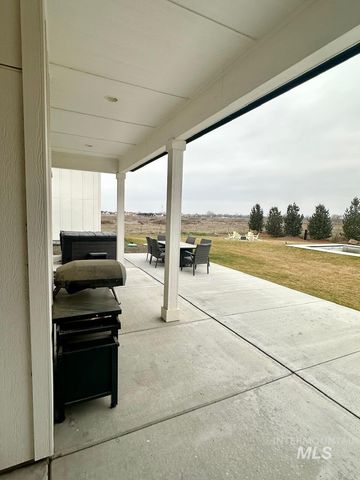 10082 Riverbend Pl, Middleton, ID 83644