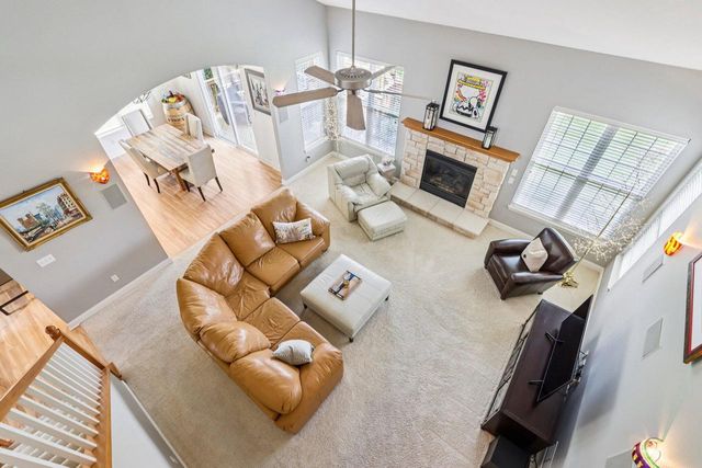 1936 Foxcroft LANE, Waukesha, WI 53189
