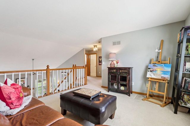 1936 Foxcroft LANE, Waukesha, WI 53189