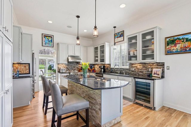 1936 Foxcroft LANE, Waukesha, WI 53189
