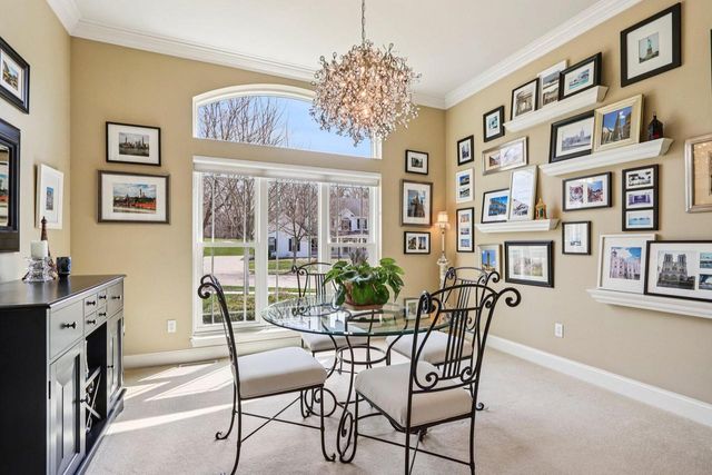 1936 Foxcroft LANE, Waukesha, WI 53189