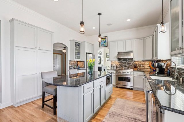 1936 Foxcroft LANE, Waukesha, WI 53189