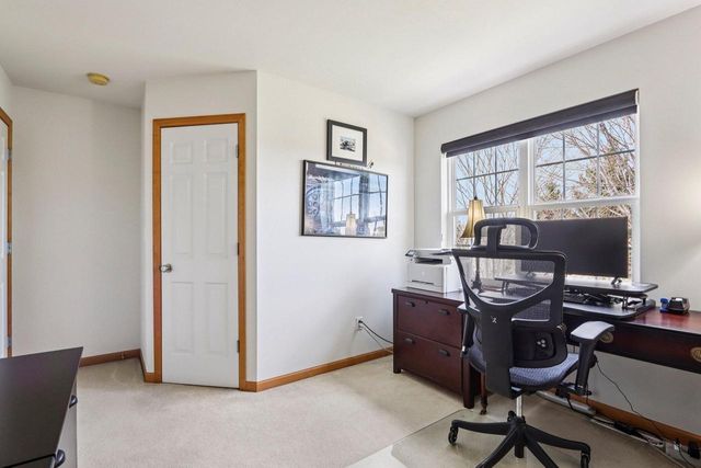 1936 Foxcroft LANE, Waukesha, WI 53189