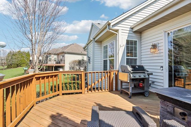 1936 Foxcroft LANE, Waukesha, WI 53189