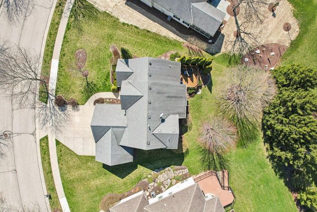 1936 Foxcroft LANE, Waukesha, WI 53189