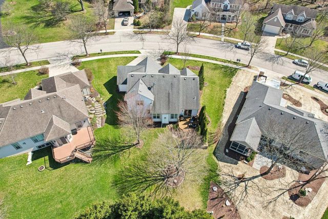 1936 Foxcroft LANE, Waukesha, WI 53189