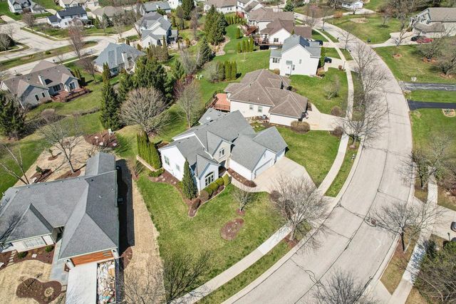 1936 Foxcroft LANE, Waukesha, WI 53189