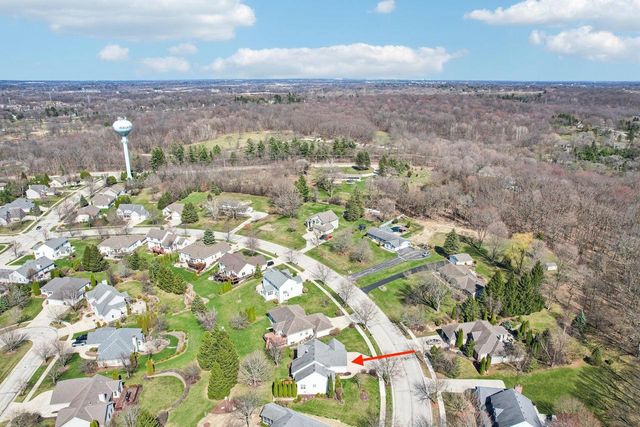 1936 Foxcroft LANE, Waukesha, WI 53189