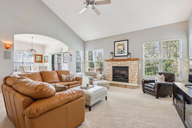 1936 Foxcroft LANE, Waukesha, WI 53189