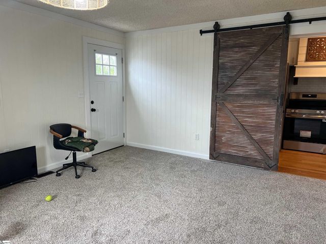 713 Cross Anchor Road, Woodruff, SC 29388