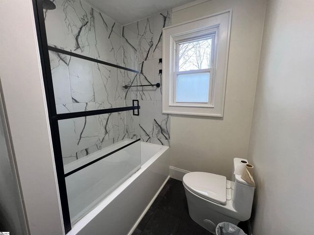 713 Cross Anchor Road, Woodruff, SC 29388