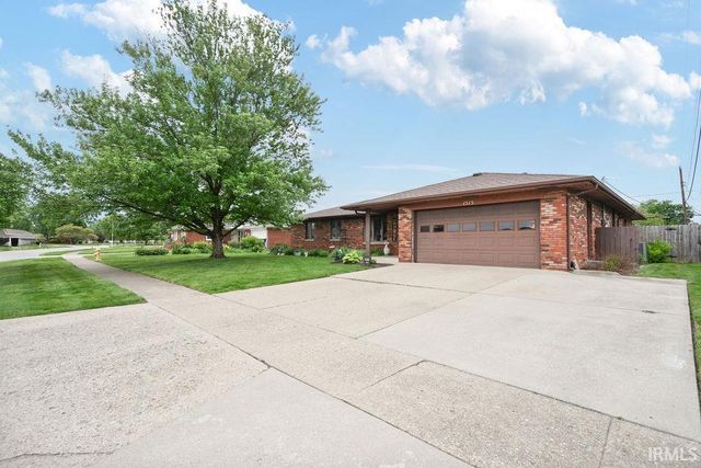 1515 PONTIAC Drive, Kokomo, IN 46902