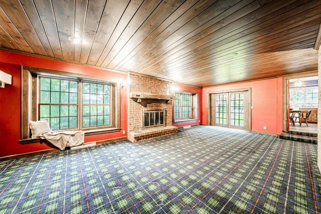 1000 Lone Tree ROAD, Elm Grove, WI 53122