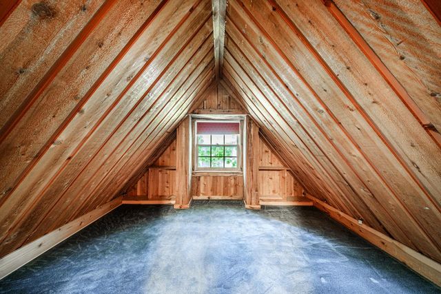 1000 Lone Tree ROAD, Elm Grove, WI 53122