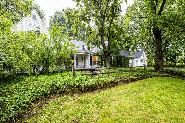 1000 Lone Tree ROAD, Elm Grove, WI 53122