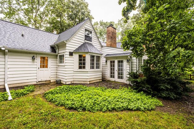 1000 Lone Tree ROAD, Elm Grove, WI 53122