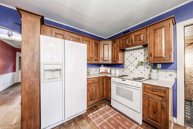 1000 Lone Tree ROAD, Elm Grove, WI 53122