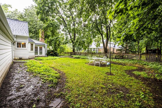 1000 Lone Tree ROAD, Elm Grove, WI 53122