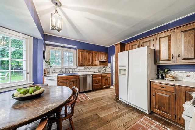 1000 Lone Tree ROAD, Elm Grove, WI 53122