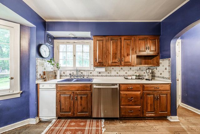 1000 Lone Tree ROAD, Elm Grove, WI 53122
