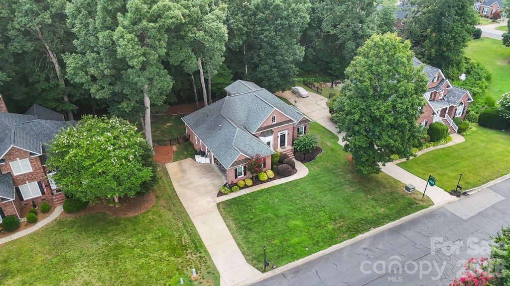 4437 Shannamara Drive, Matthews, NC 28104
