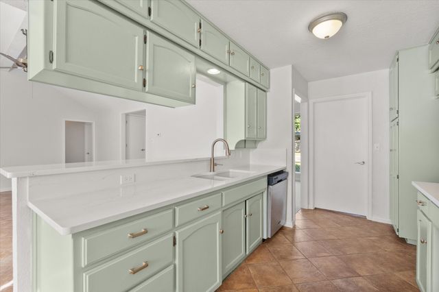 1106 Almond Drive, Mansfield, TX 76063