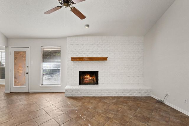 1106 Almond Drive, Mansfield, TX 76063