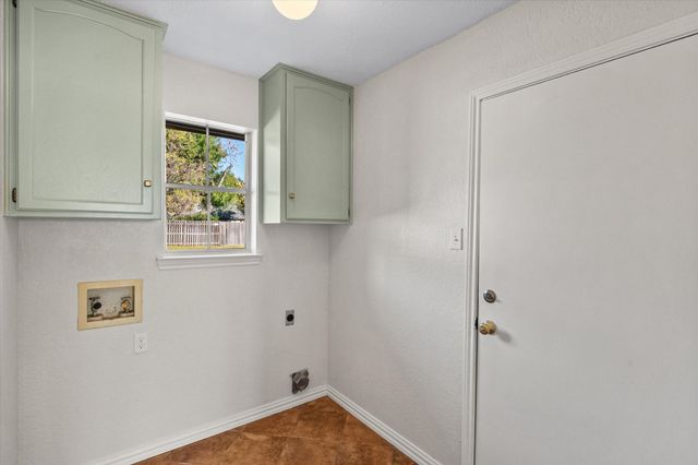 1106 Almond Drive, Mansfield, TX 76063