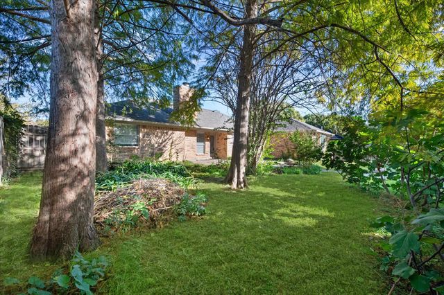 1106 Almond Drive, Mansfield, TX 76063