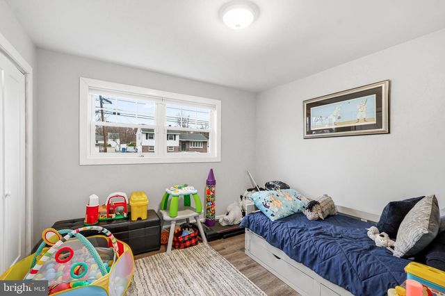 422 CHAPEL AVE E, Cherry Hill, NJ 08034