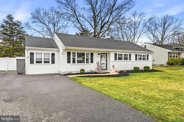 422 CHAPEL AVE E, Cherry Hill, NJ 08034