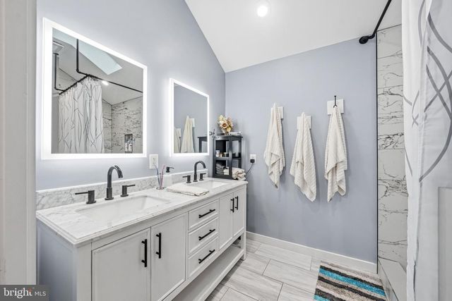 422 CHAPEL AVE E, Cherry Hill, NJ 08034