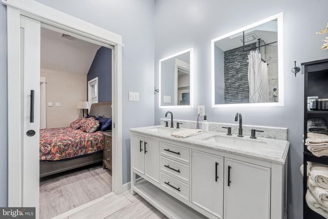 422 CHAPEL AVE E, Cherry Hill, NJ 08034