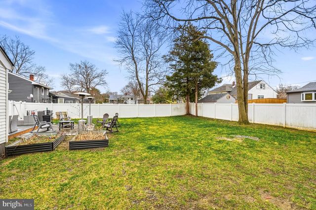 422 CHAPEL AVE E, Cherry Hill, NJ 08034