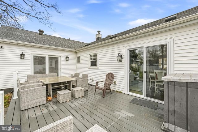 422 CHAPEL AVE E, Cherry Hill, NJ 08034