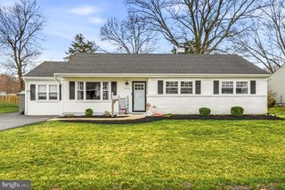 422 CHAPEL AVE E, Cherry Hill, NJ 08034