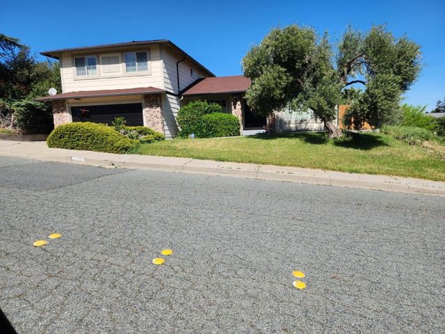 100 Yellowood Place, Pittsburg, CA 94565