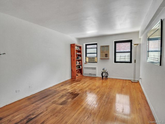 118-60 Metropolitan Avenue 1A, Kew Gardens, NY 11415