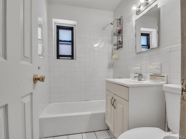 118-60 Metropolitan Avenue 1A, Kew Gardens, NY 11415