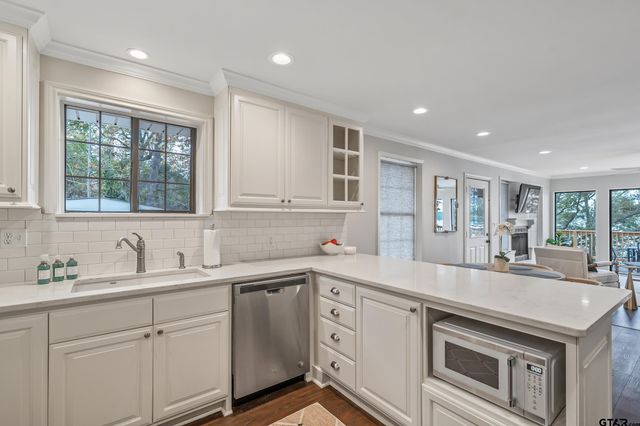 15531 Wilkinson Dr, Tyler, TX 75707