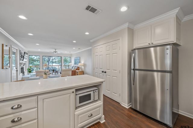 15531 Wilkinson Dr, Tyler, TX 75707