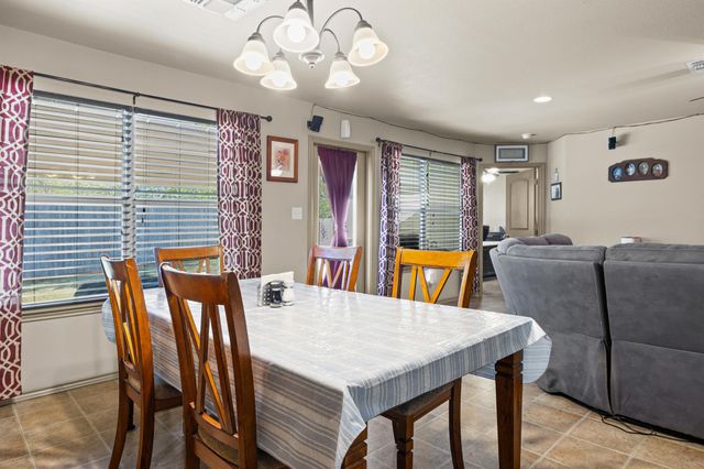 1315 Lantana CT, Gonzales, TX 78629