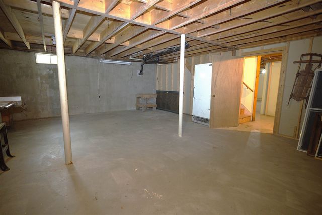13 Federal Corner Road, Tuftonboro, NH 03816