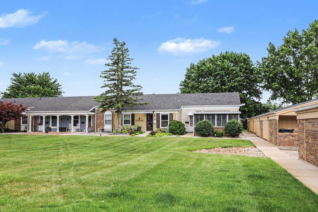 689 Carriage Lane, Georgetown Twp, MI 49428