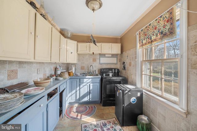 671 LEOPARD RD, Berwyn, PA 19312